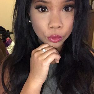 Meet your Posher, Monica